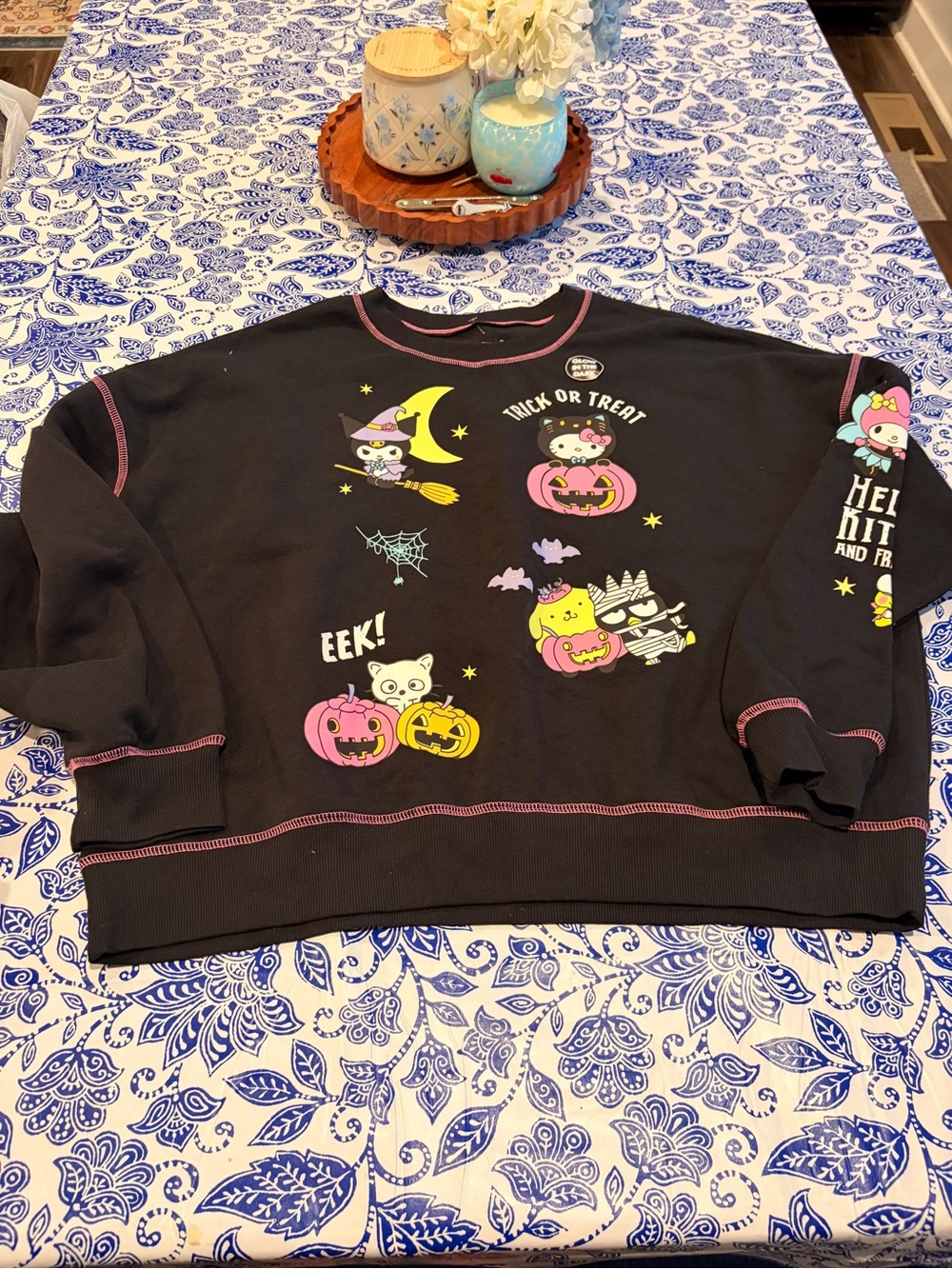 NWOT Women’s XL Hello Kitty Halloween Hybrid Graphic Sweatshirt
